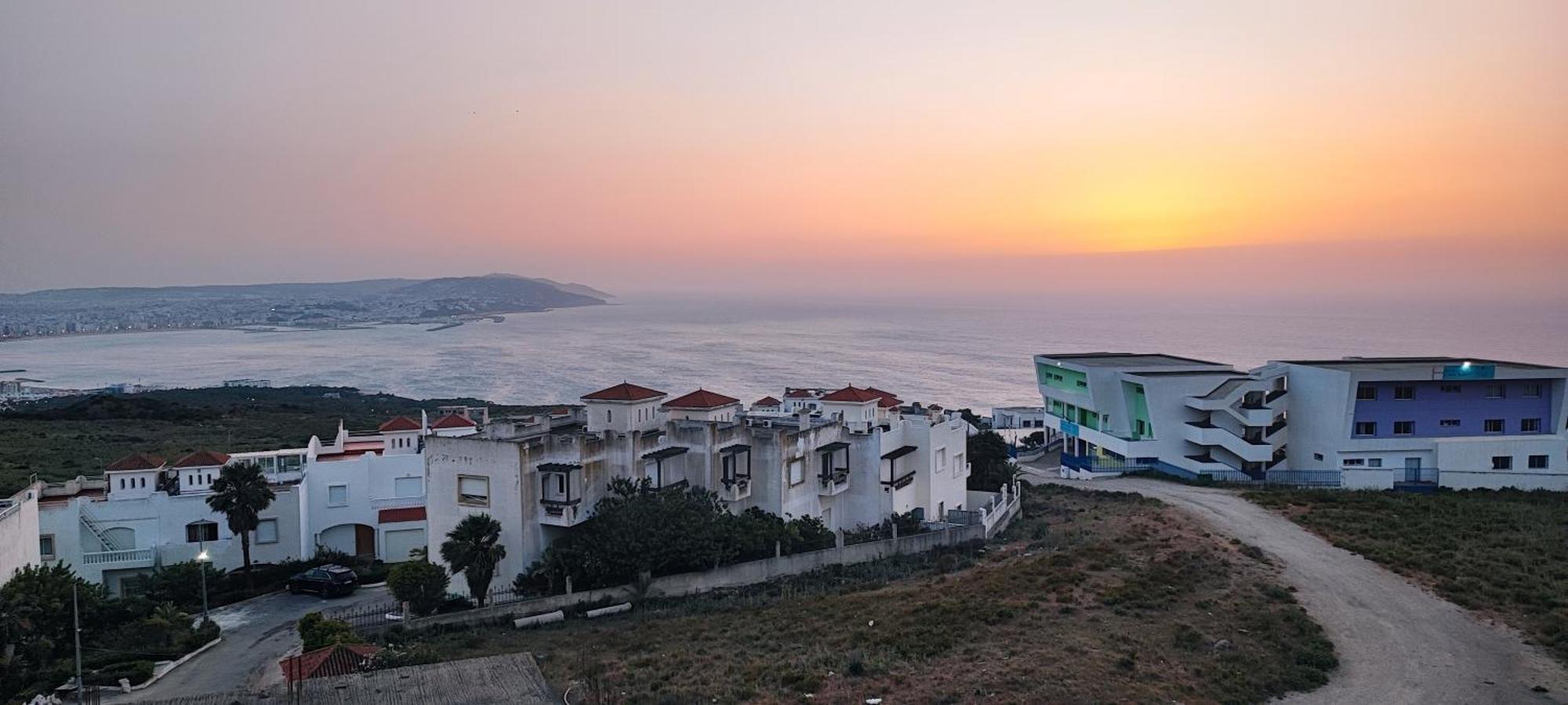 Magnifique Appartement De Standing A Tanger Avec Vue Sur Mer Et Acces Piscine Exterior photo